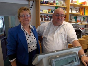 Odette et Gérard, ont rouvert la maison de la presse de Saint-Gaultier.